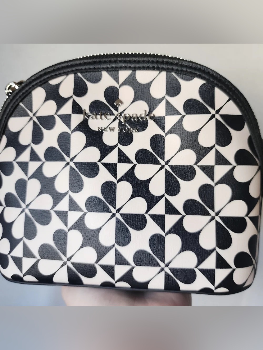 Kate Spade New York Hollie Spade Clover Geo Dome Crossbody NWT - Picture 2 of 3